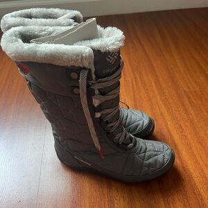 Brand new never worn winter boots.